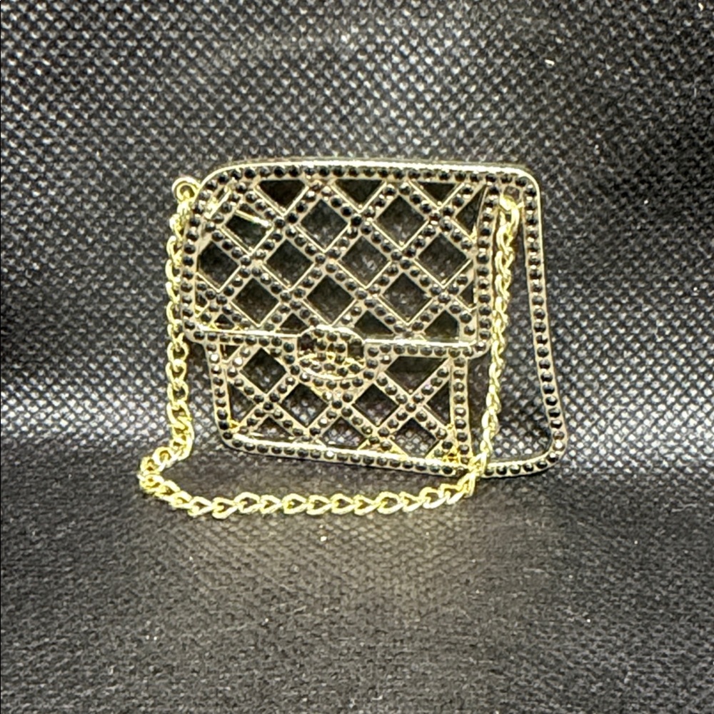 ✅ PRICE IS FIRM ✅ Elegant Fashion Gold Chain Women Brooch